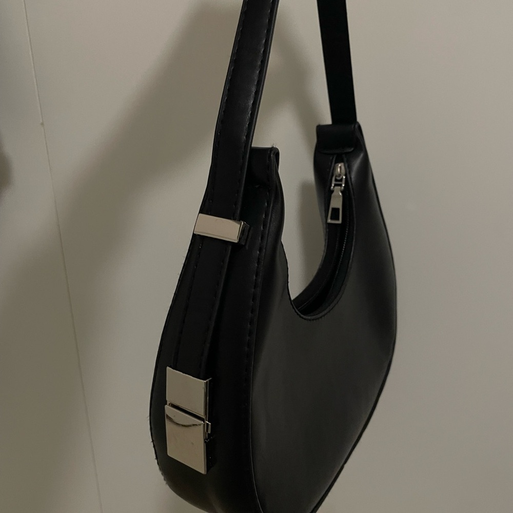 Elegant Black Women's Bag - Picture 2 of 3